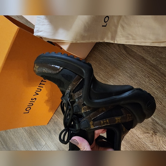 Louis Vuitton Archlight Sneaker, Size 37, Black and Brown - Picture 4 of 13